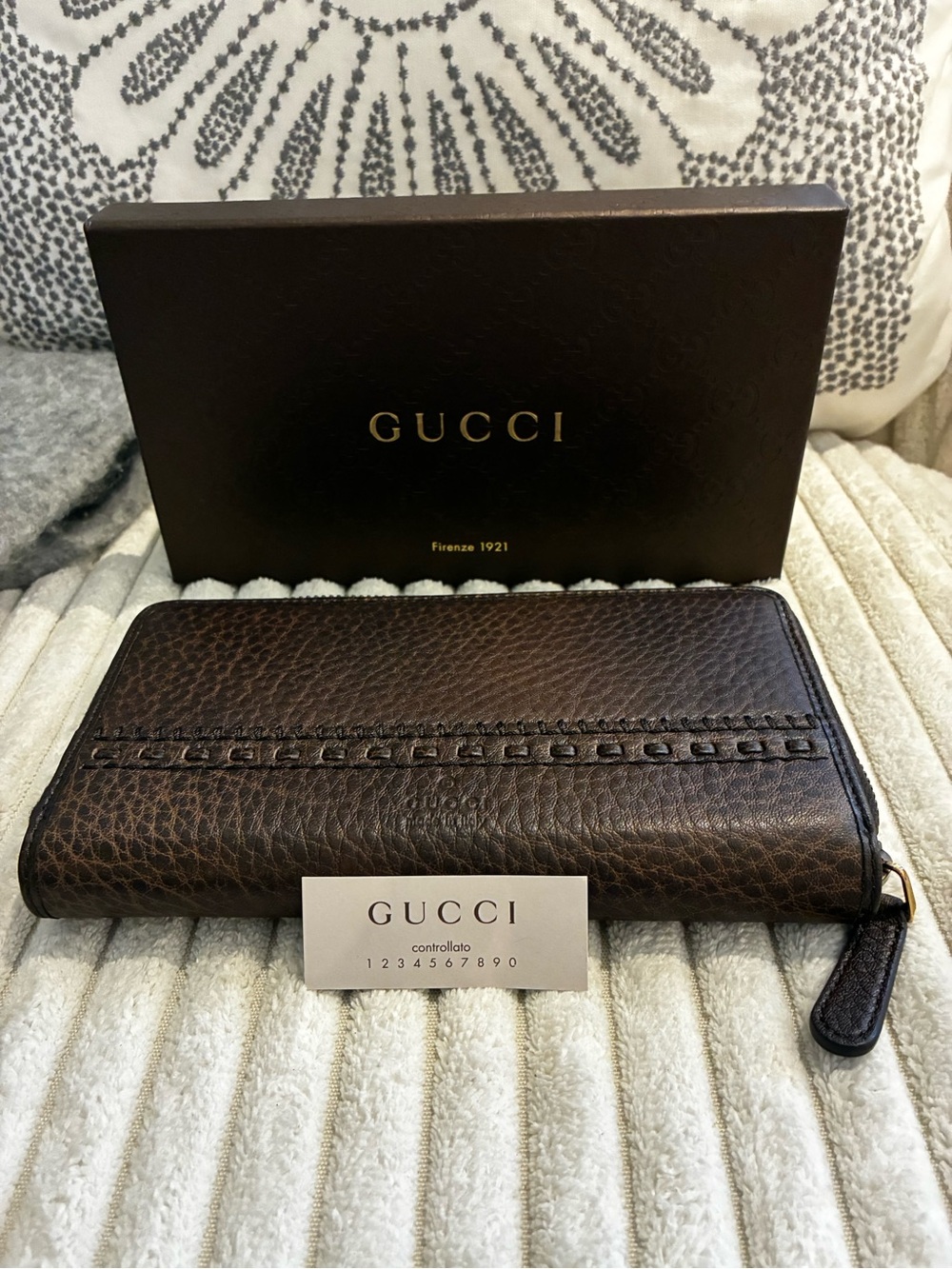 Gucci Dark Brown Textured Leather Zip Wallet with Stitched Accent
